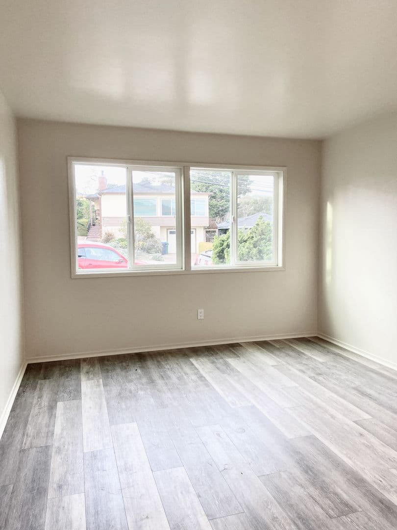 Pacific Grove Apartment: 880 Lighthouse