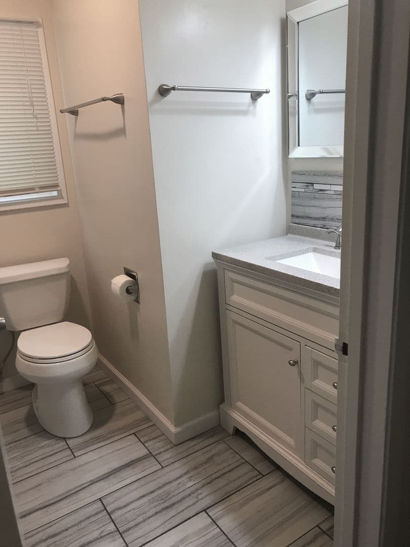 Pacific Grove Apartment: 880 Lighthouse