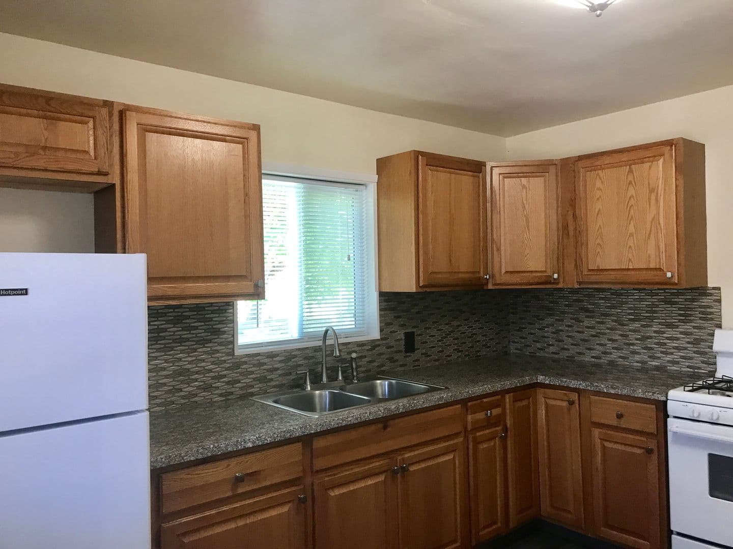 Pacific Grove Apartment: 880 Lighthouse