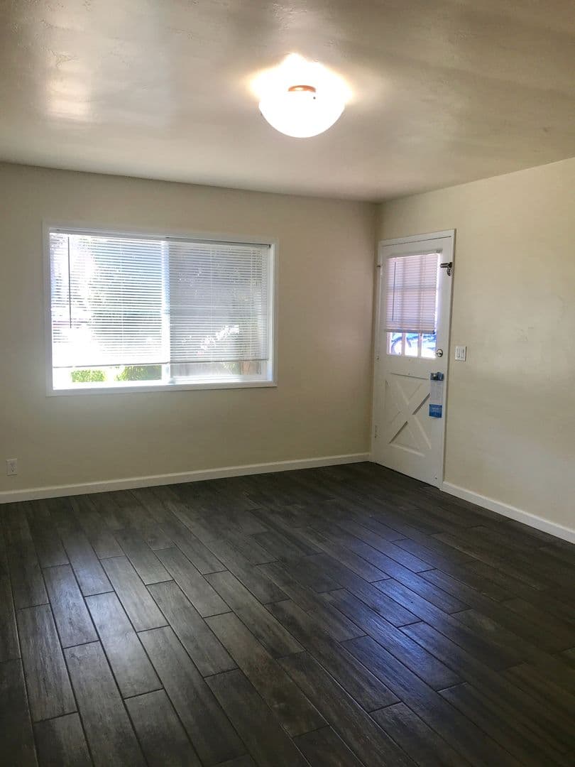 Pacific Grove Apartment: 880 Lighthouse