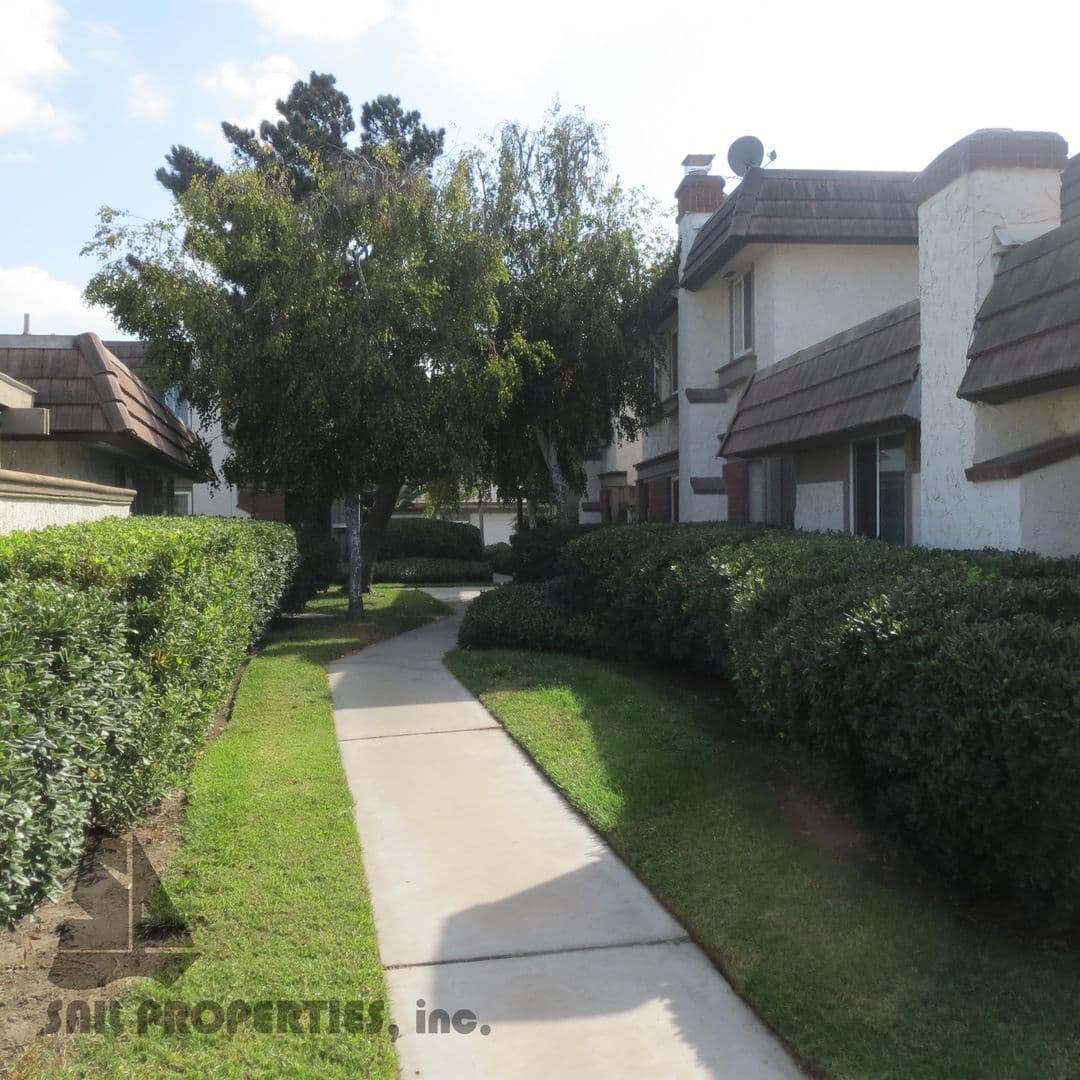 Westminster Townhome: 5662 Eastbourne Walk
