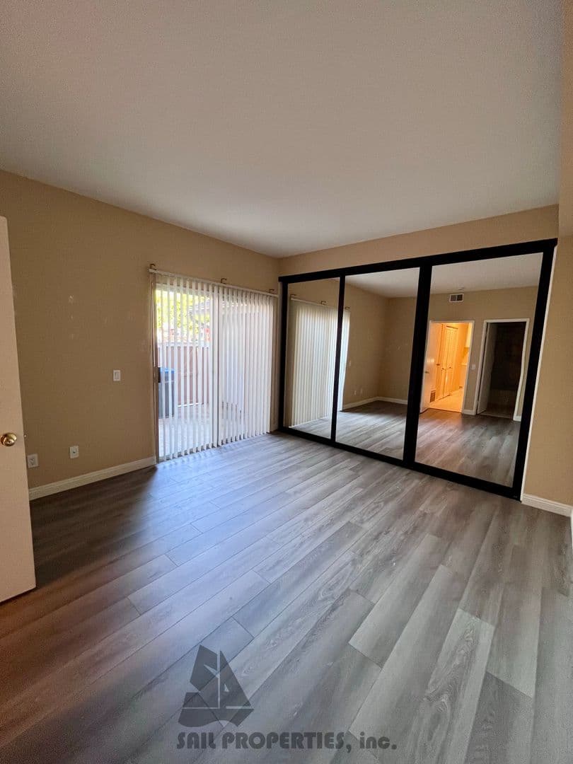 Irvine Condo: 2 Monroe