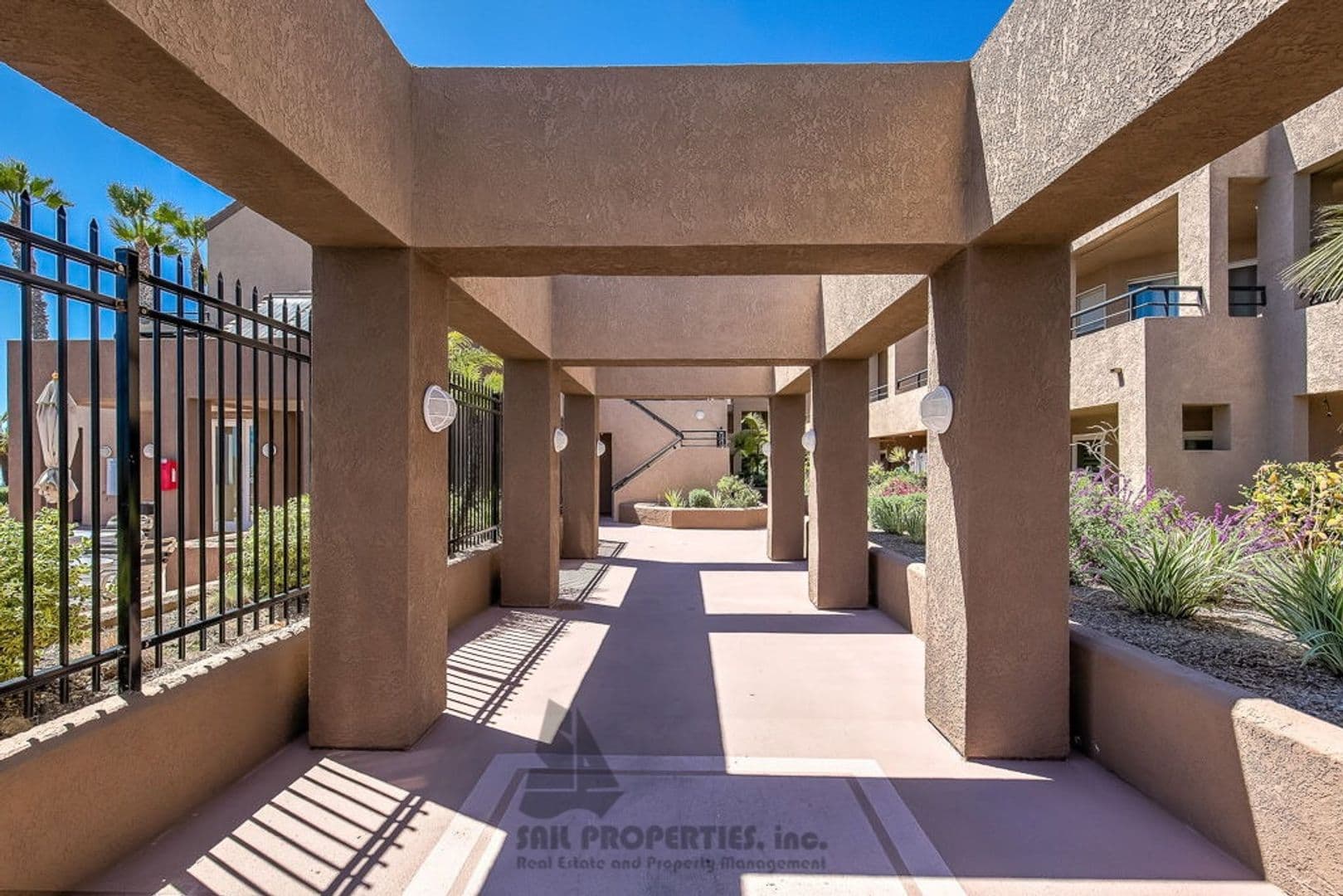 Huntington Beach Condo: 1200 Pacific Coast Hwy #327