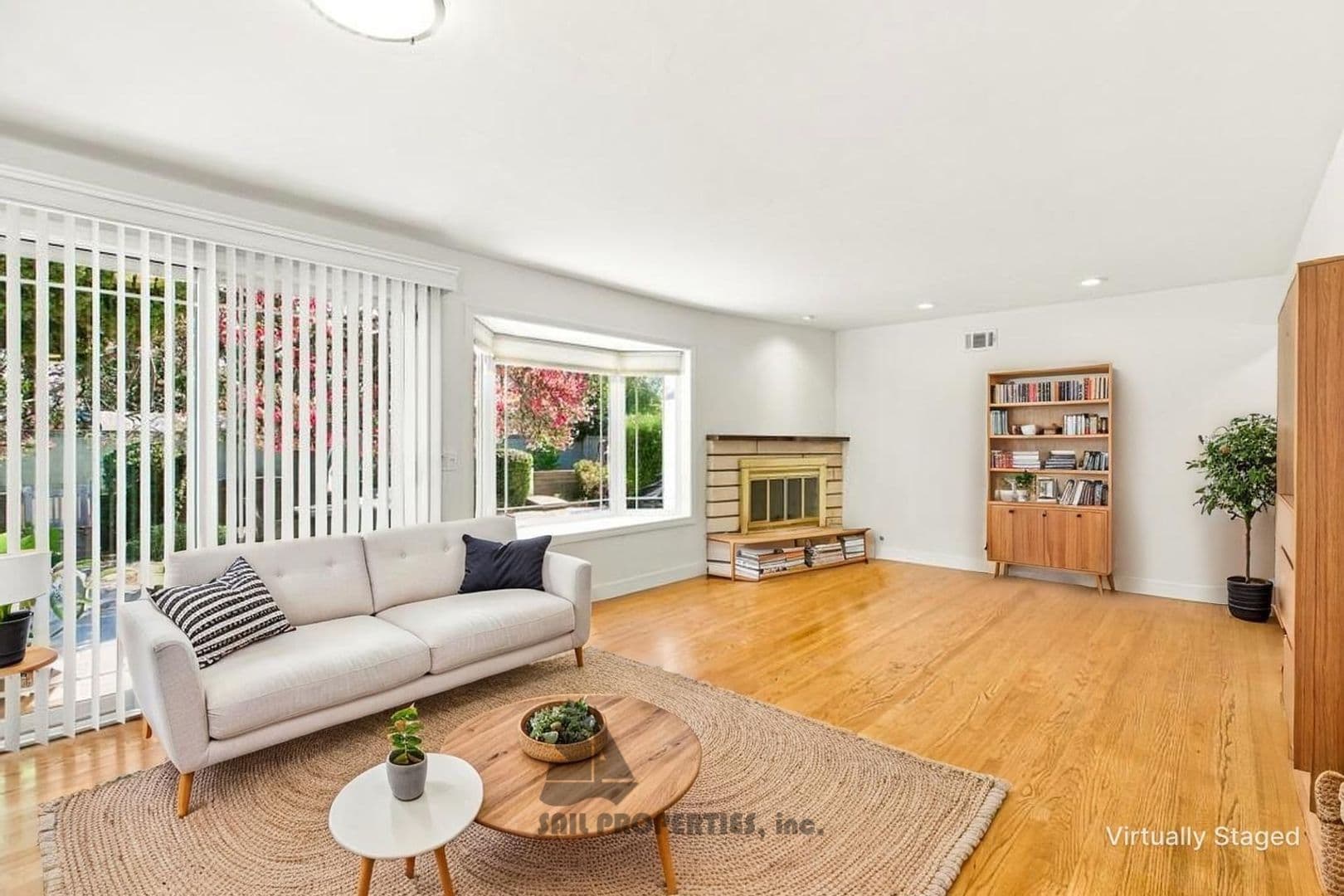 Garden Grove House: 11292 Stratford Way