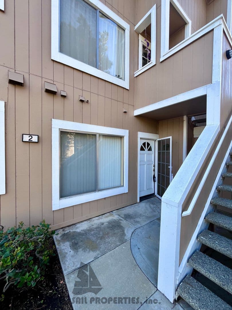 Irvine Condo: 2 Monroe