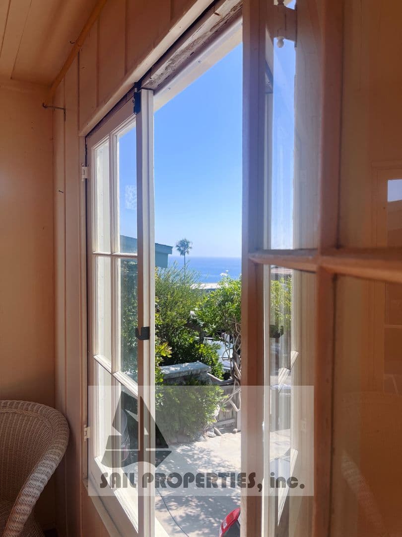 Laguna Beach House: 163 Sunset Terrace