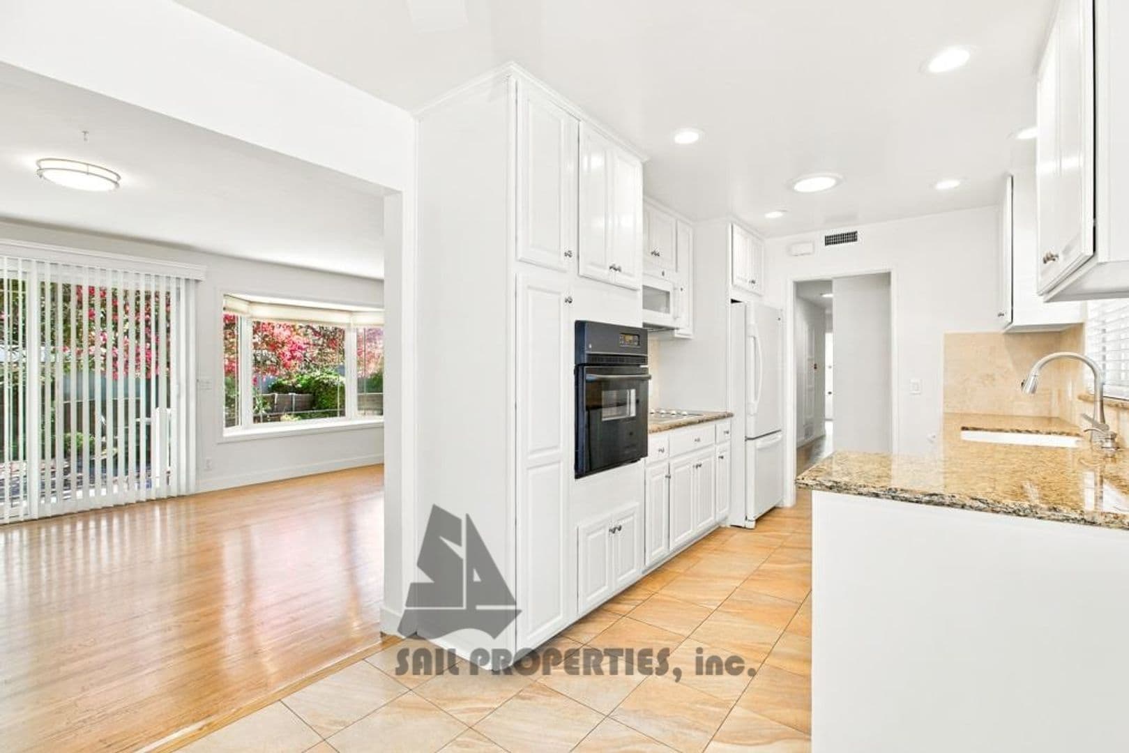 Garden Grove House: 11292 Stratford Way