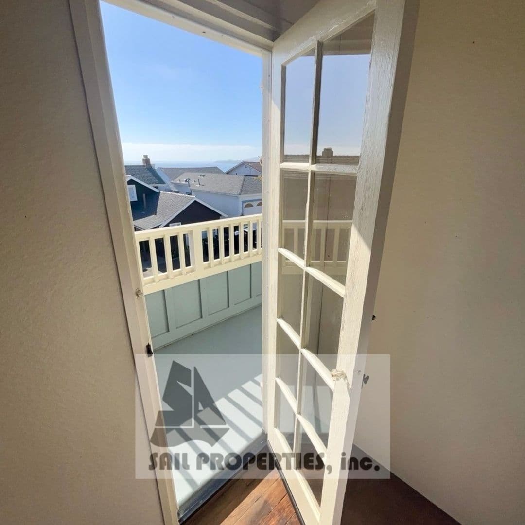 Laguna Beach House: 163 Sunset Terrace