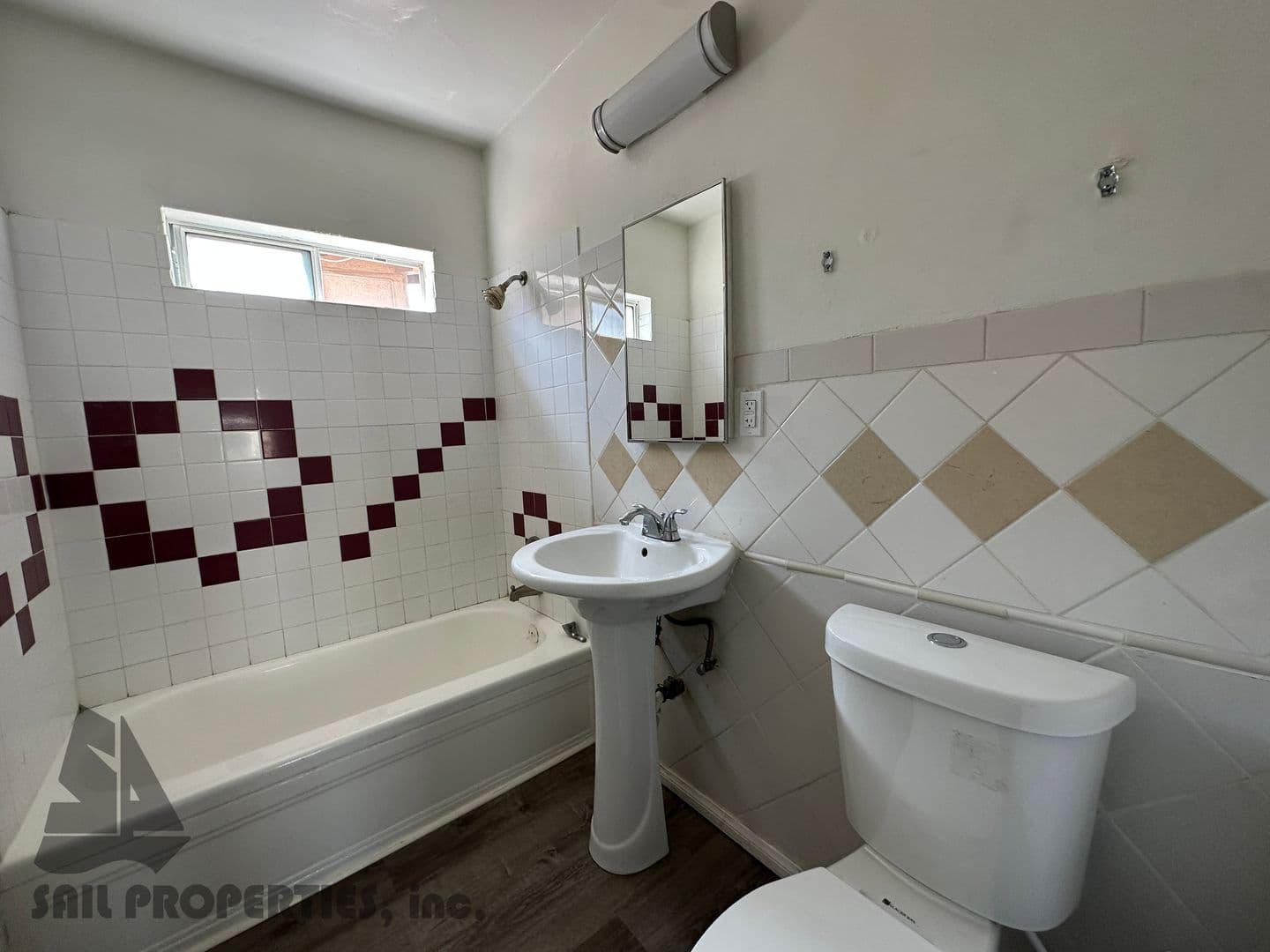 Paramount Apartment: 14416 Orange Ave - Unit D
