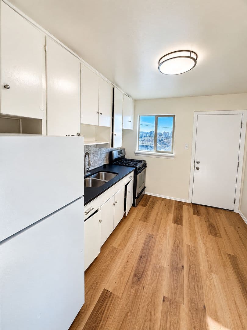 El Paso Apartment: 1616 N Stanton