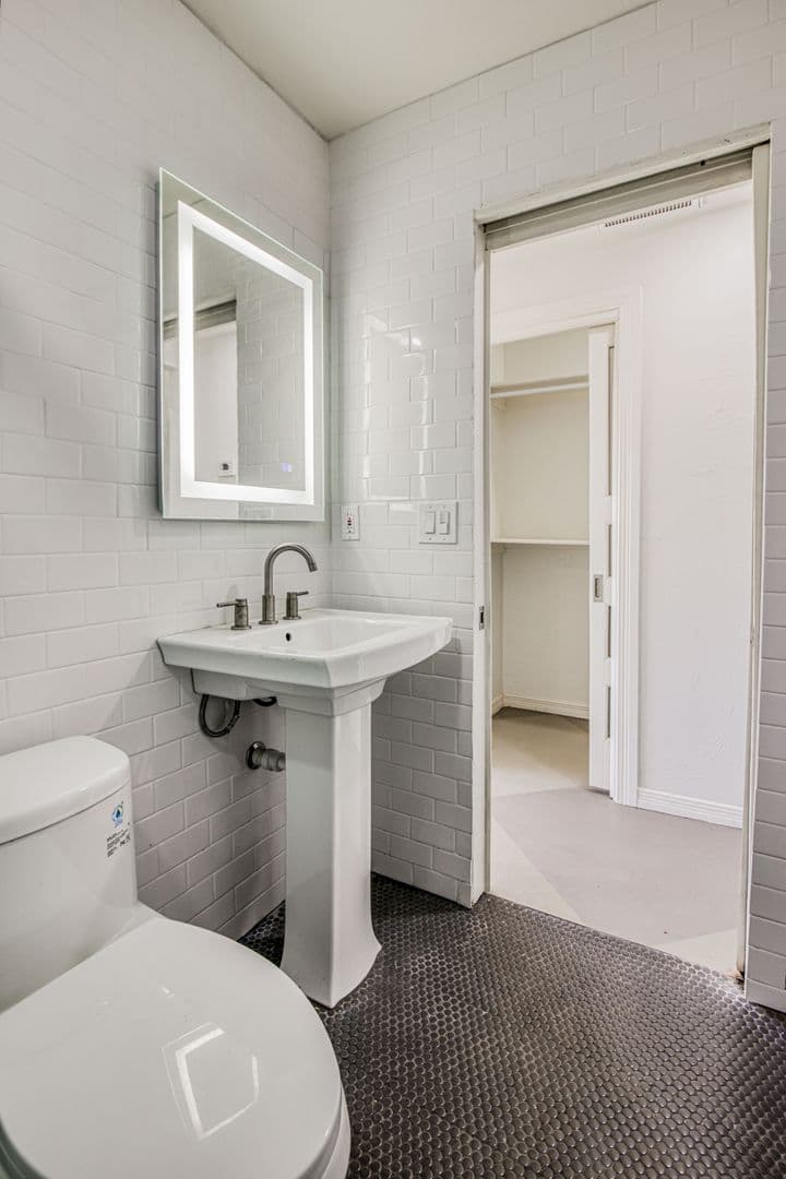 El Paso Apartment: 1606 N. Stanton