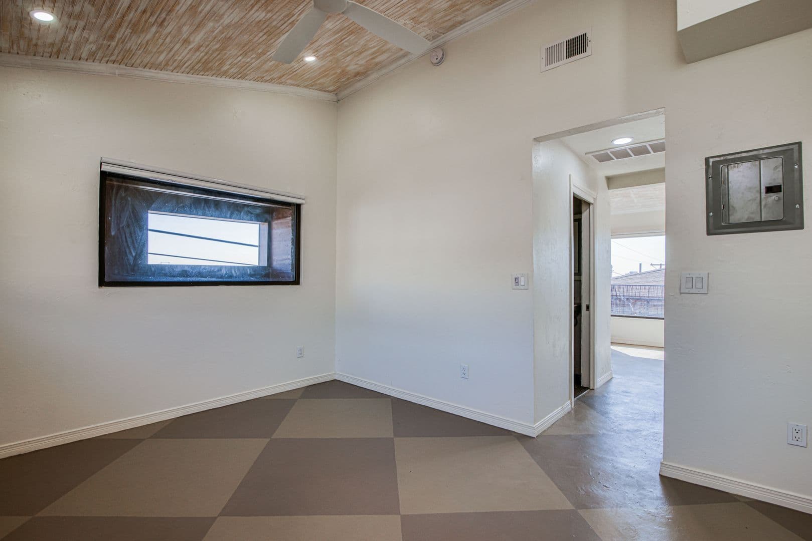 El Paso Apartment: 1606 N. Stanton