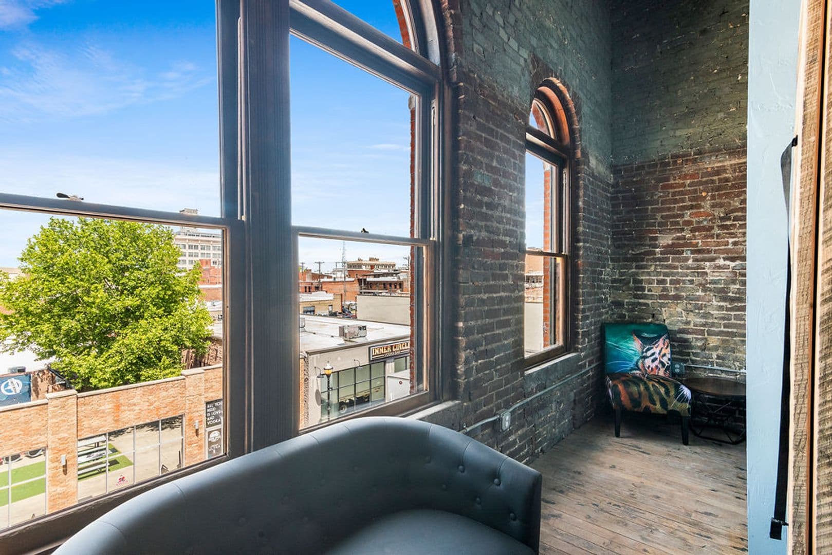 Springfield Apartment: 320 Walnut St.