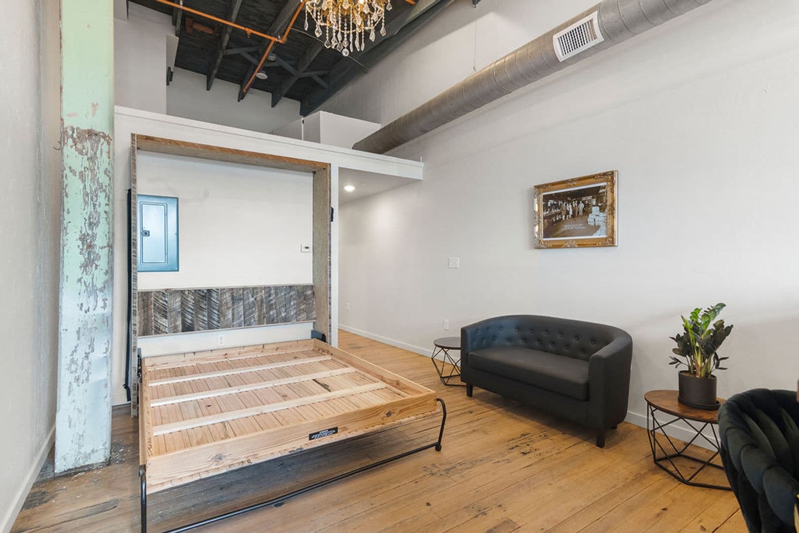 Springfield Apartment: 320 Walnut St.