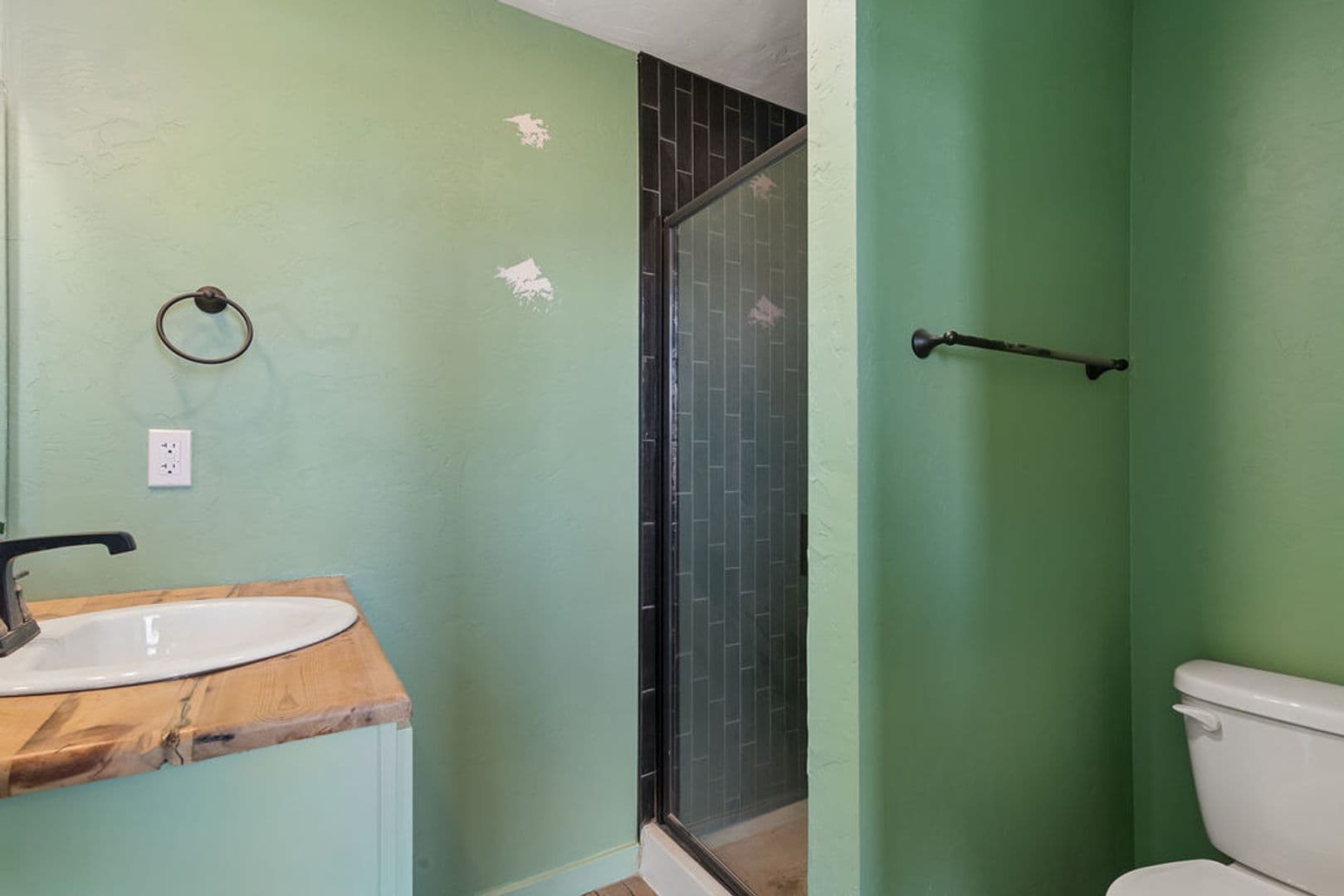 Springfield Apartment: 320 Walnut St.