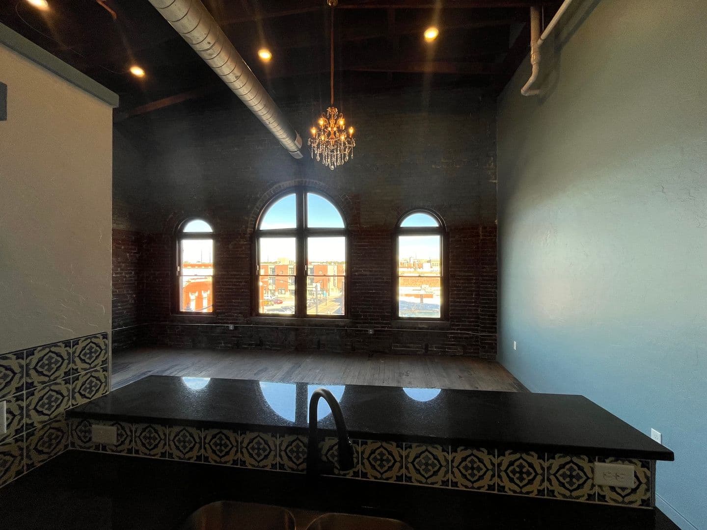 Springfield Apartment: 320 Walnut St.