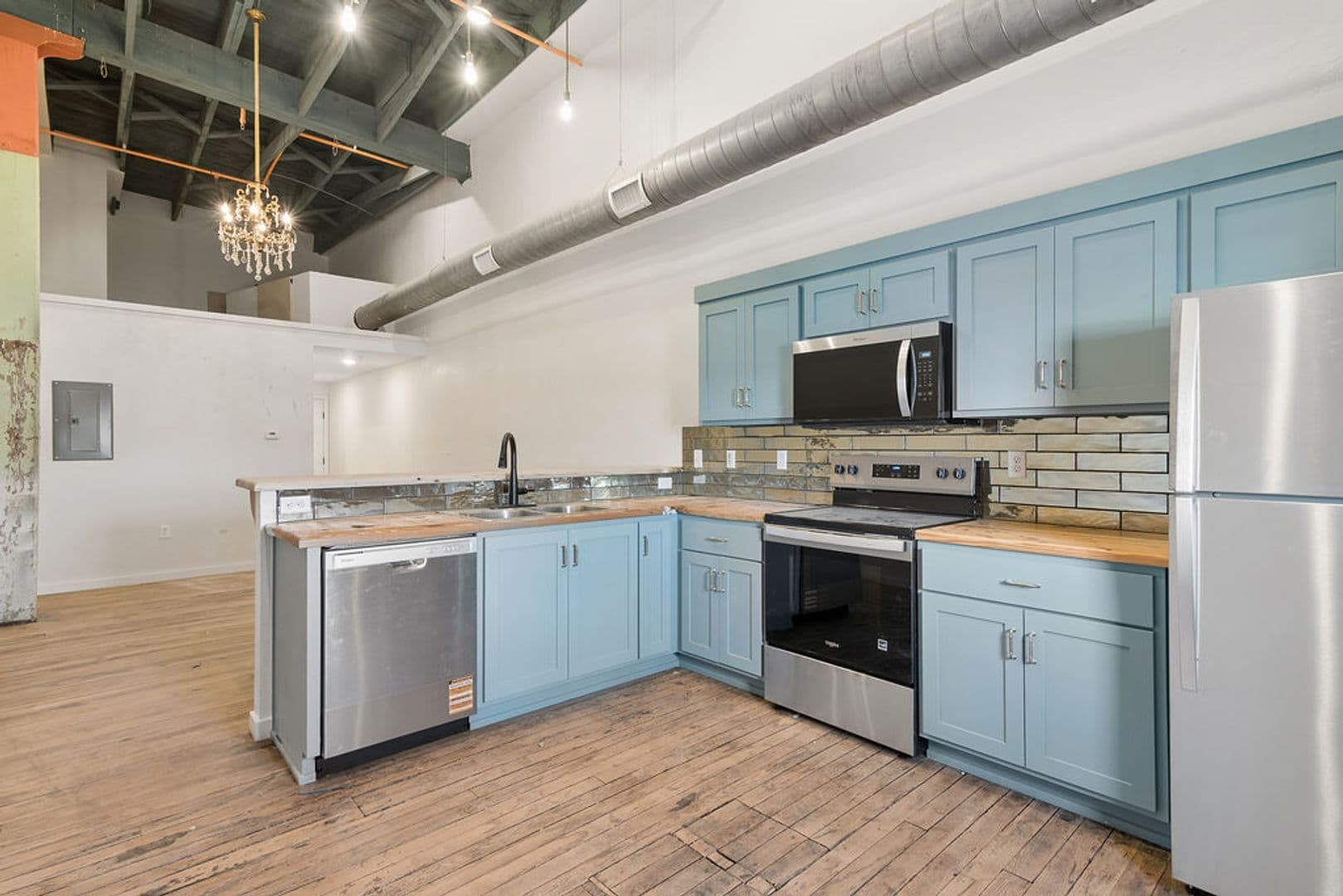 Springfield Apartment: 320 Walnut St.