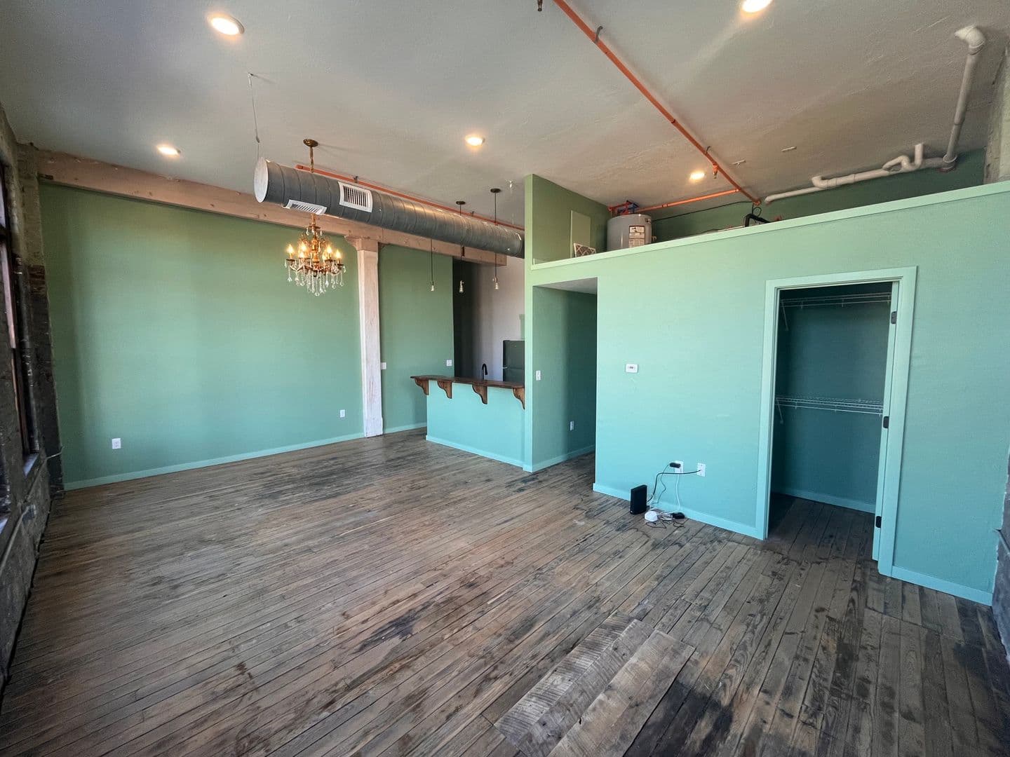 Springfield Apartment: 320 Walnut St.