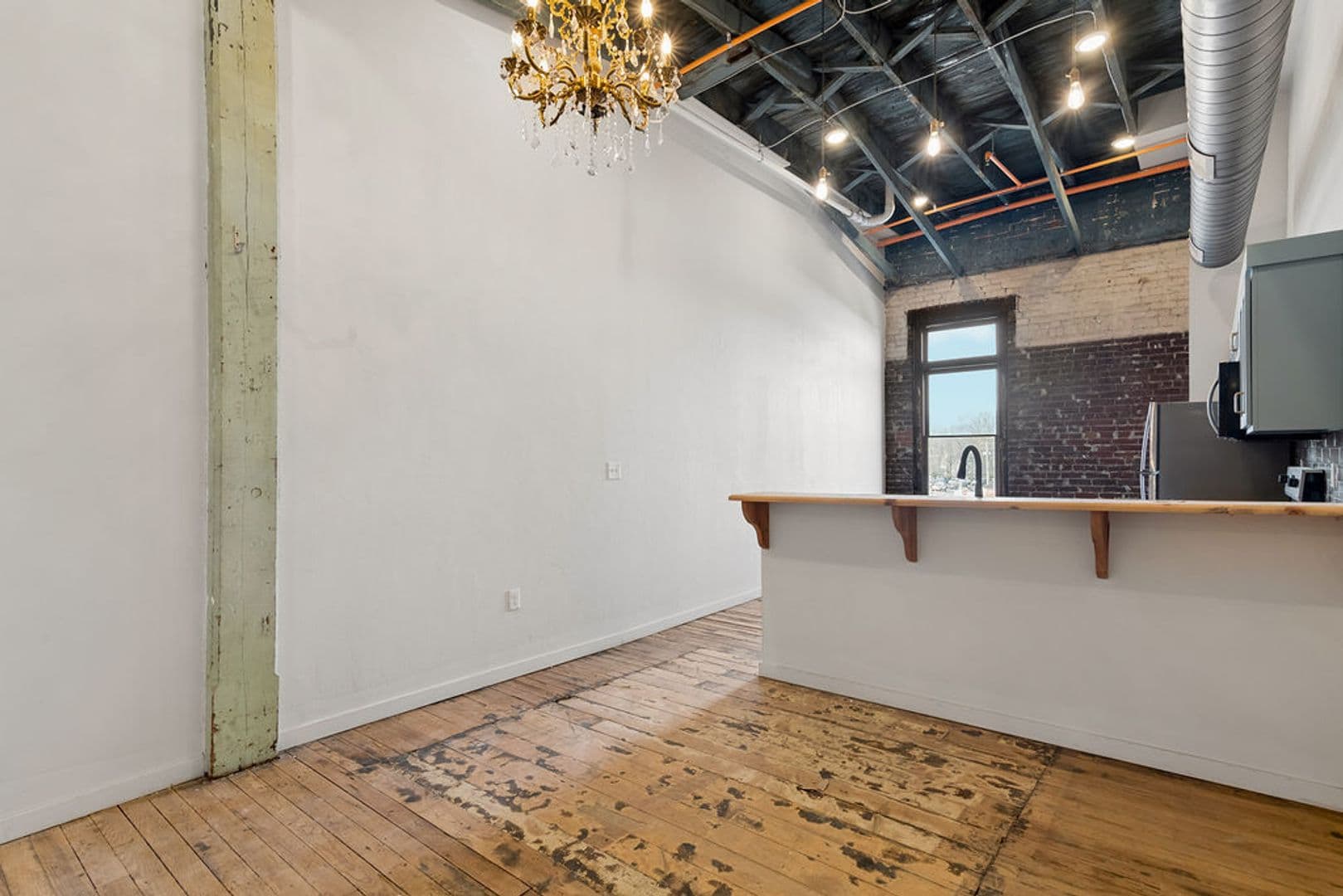 Springfield Apartment: 320 Walnut St.