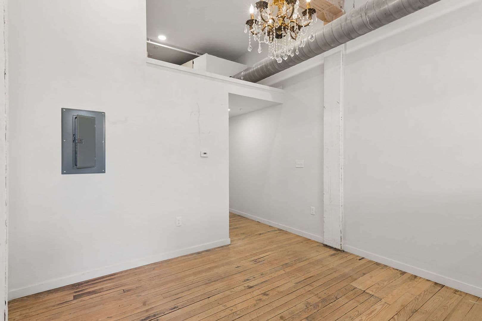 Springfield Apartment: 320 Walnut St.