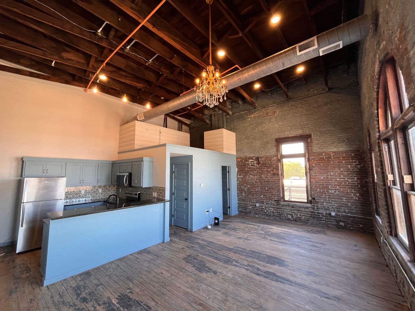 Springfield Apartment: 320 Walnut St.