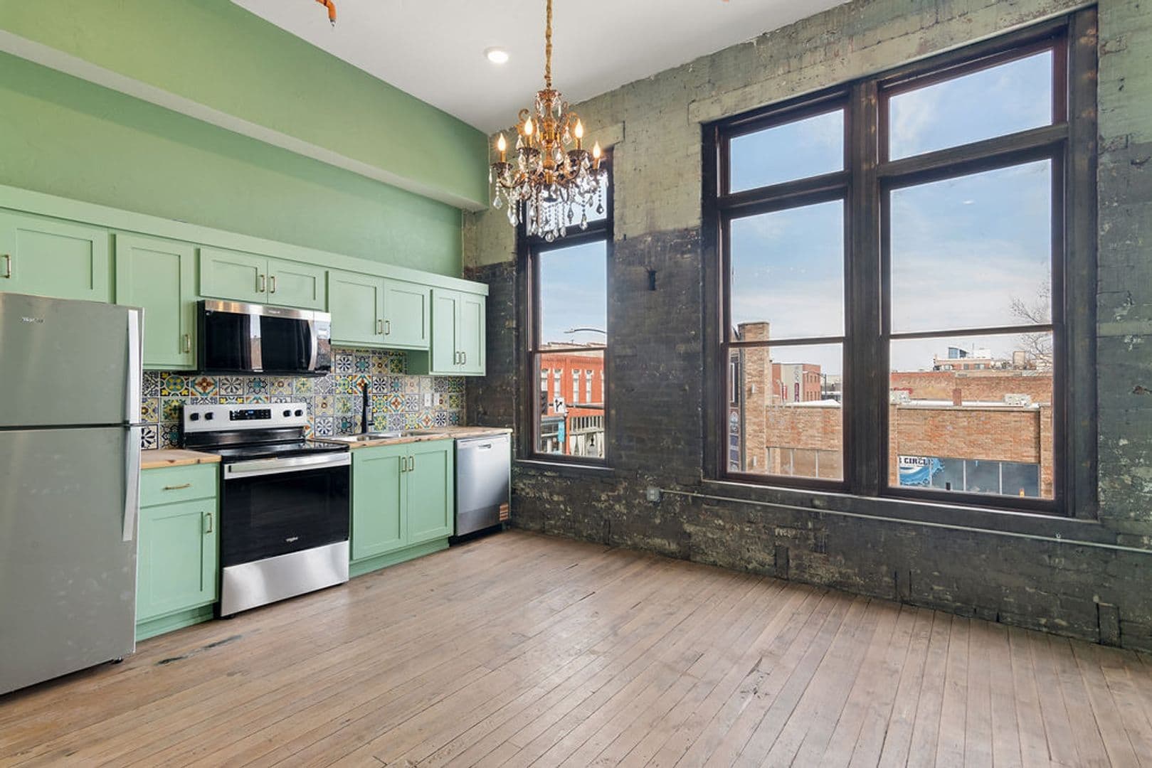 Springfield Apartment: 320 Walnut St.