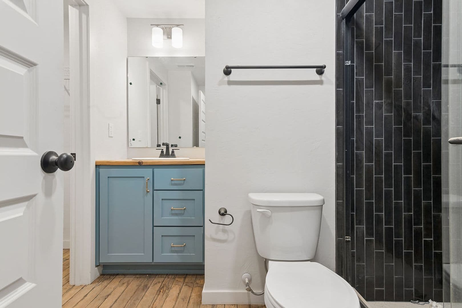 Springfield Apartment: 320 Walnut St.