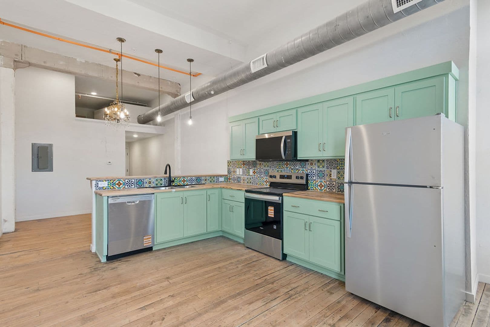 Springfield Apartment: 320 Walnut St.