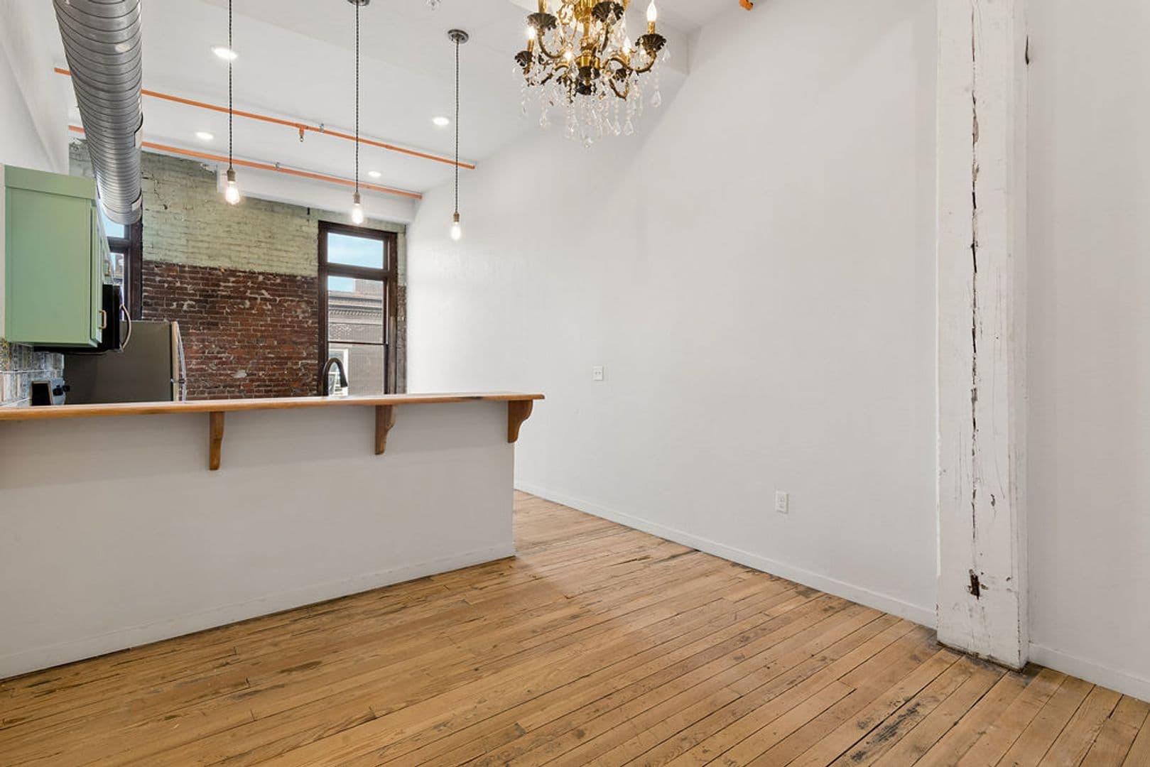 Springfield Apartment: 320 Walnut St.