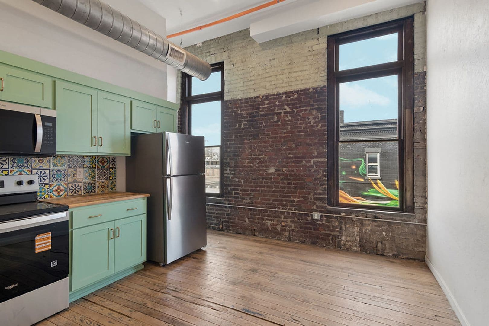 Springfield Apartment: 320 Walnut St.