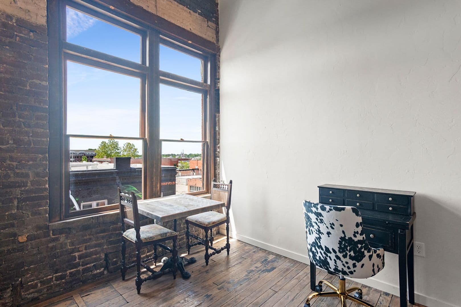 Springfield Apartment: 320 Walnut St.