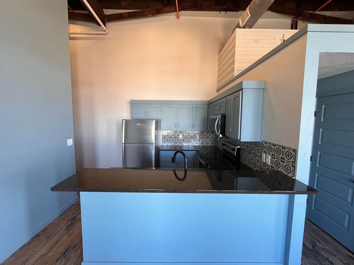 Springfield Apartment: 320 Walnut St.