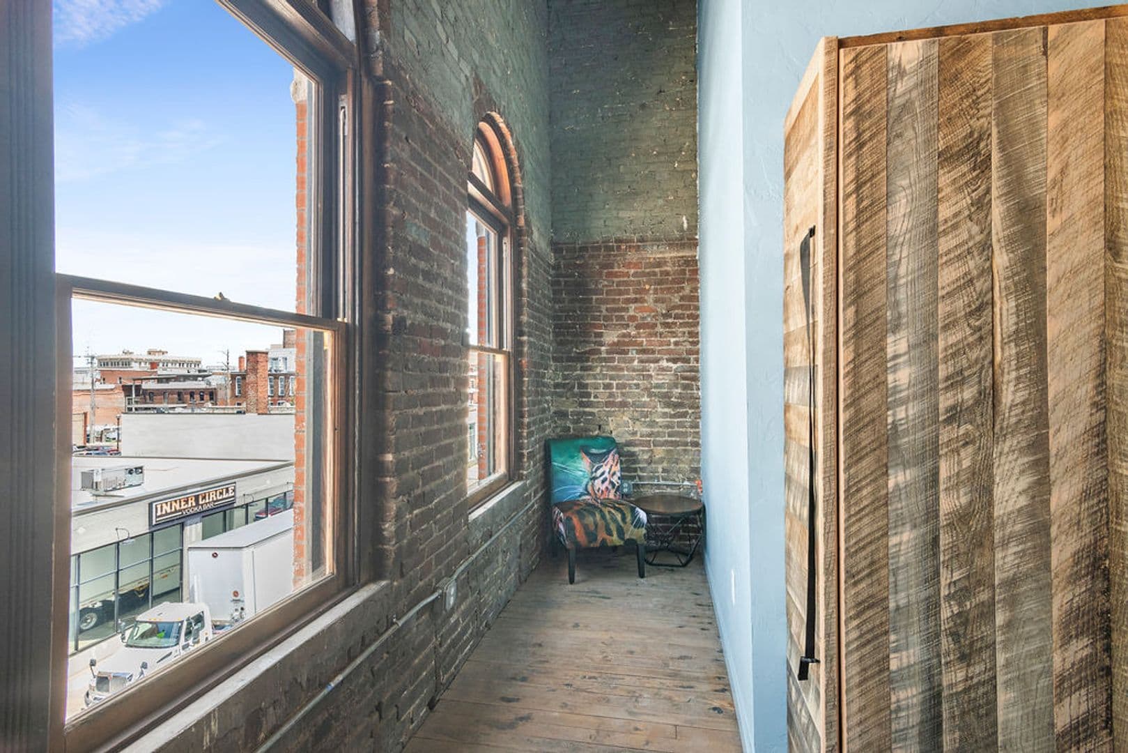 Springfield Apartment: 320 Walnut St.