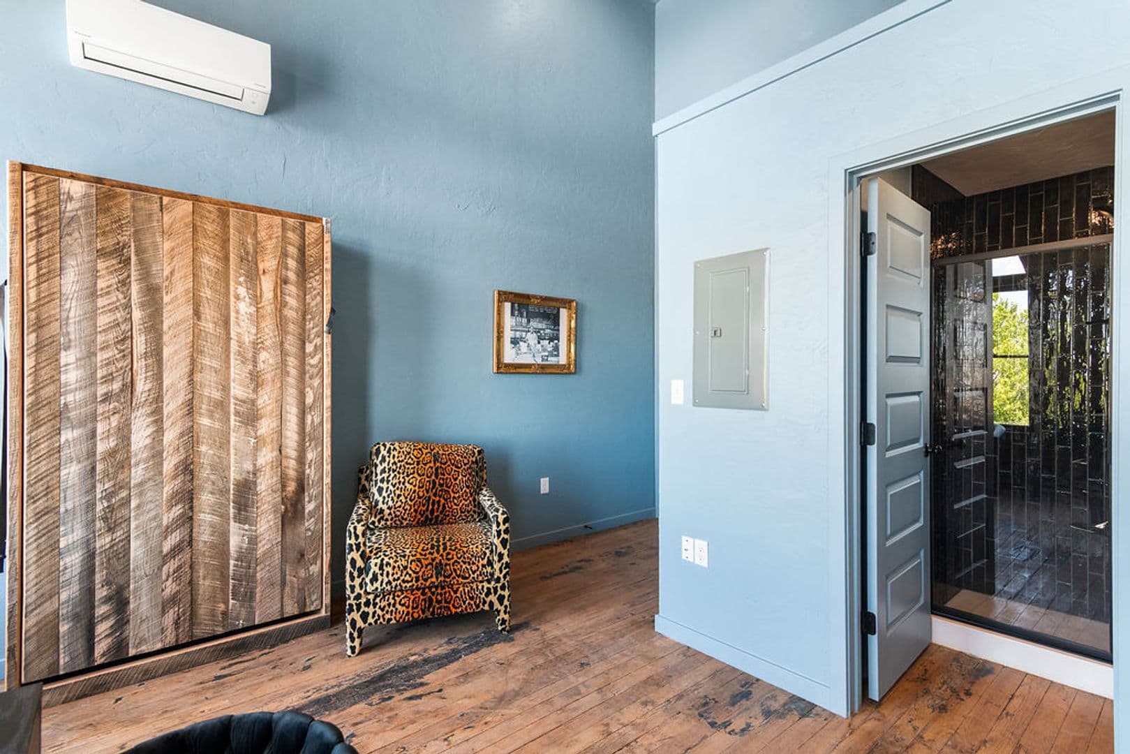 Springfield Apartment: 320 Walnut St.