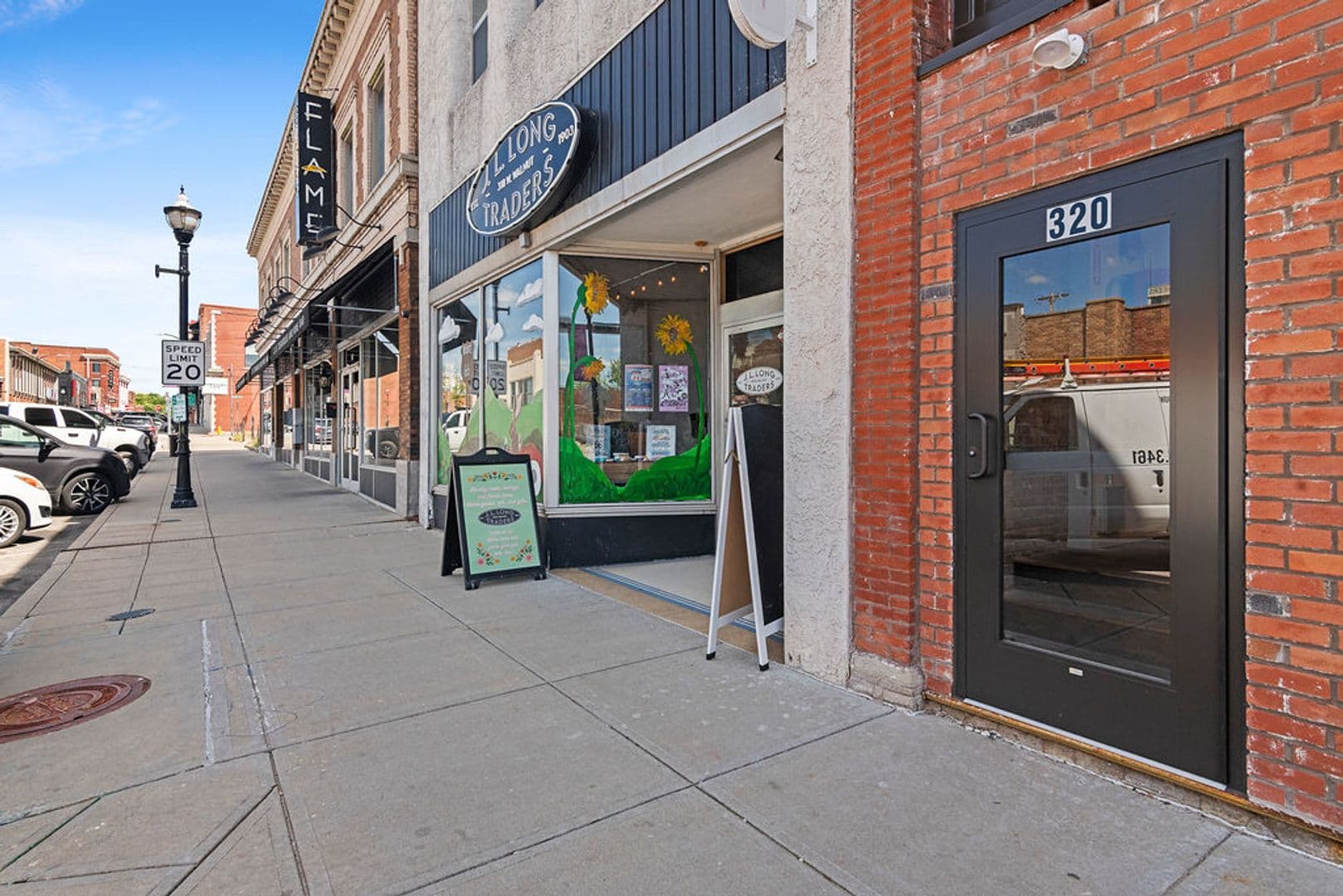 Springfield Apartment: 320 Walnut St.