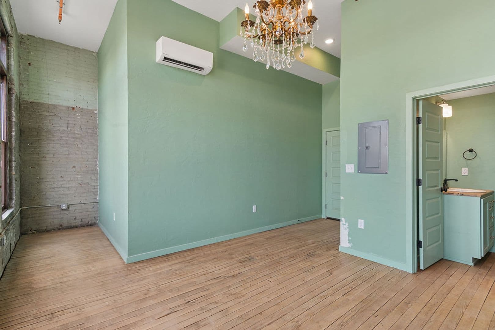 Springfield Apartment: 320 Walnut St.