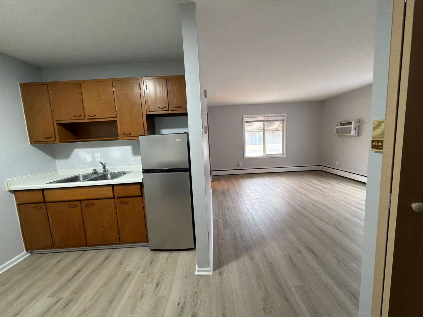 Columbia Heights Apartment: 3932 Central Avenue NE