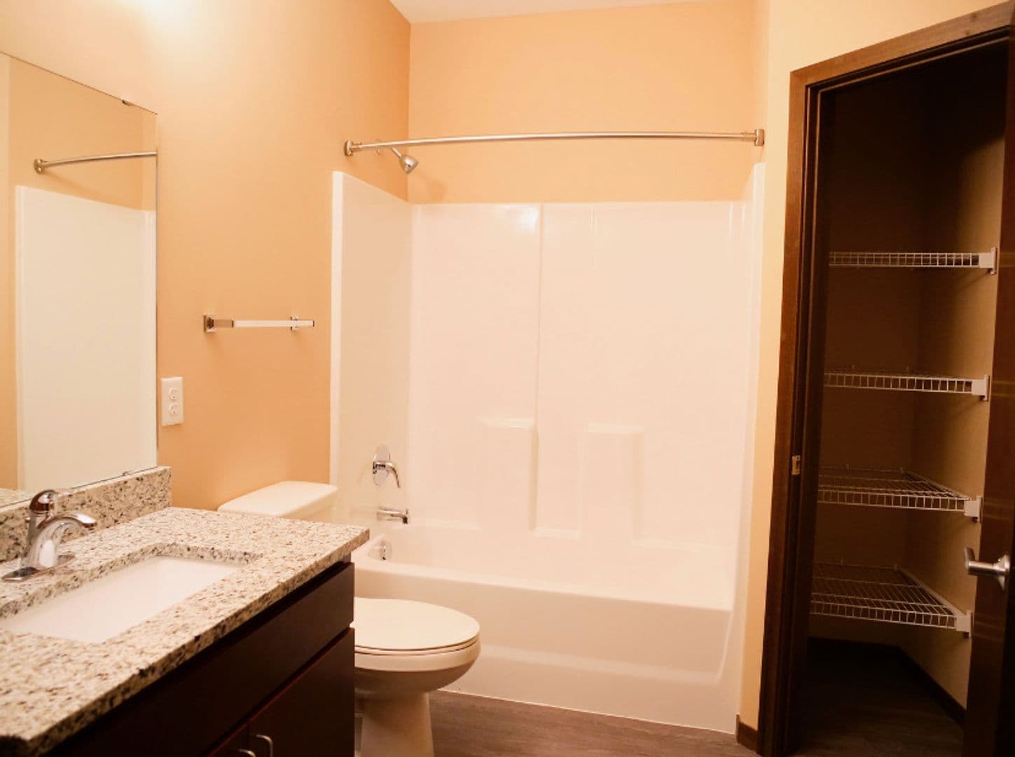Saint Paul Apartment: 1880 Old Hudson Road