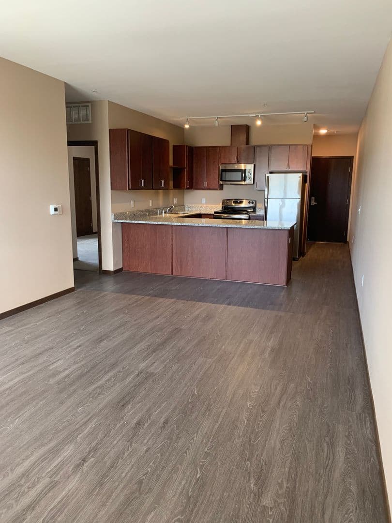 Saint Paul Apartment: 1880 Old Hudson Road
