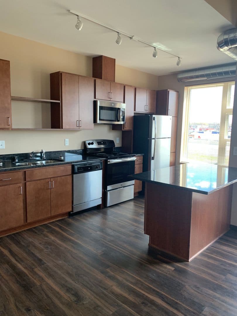 Saint Paul Apartment: 1880 Old Hudson Road