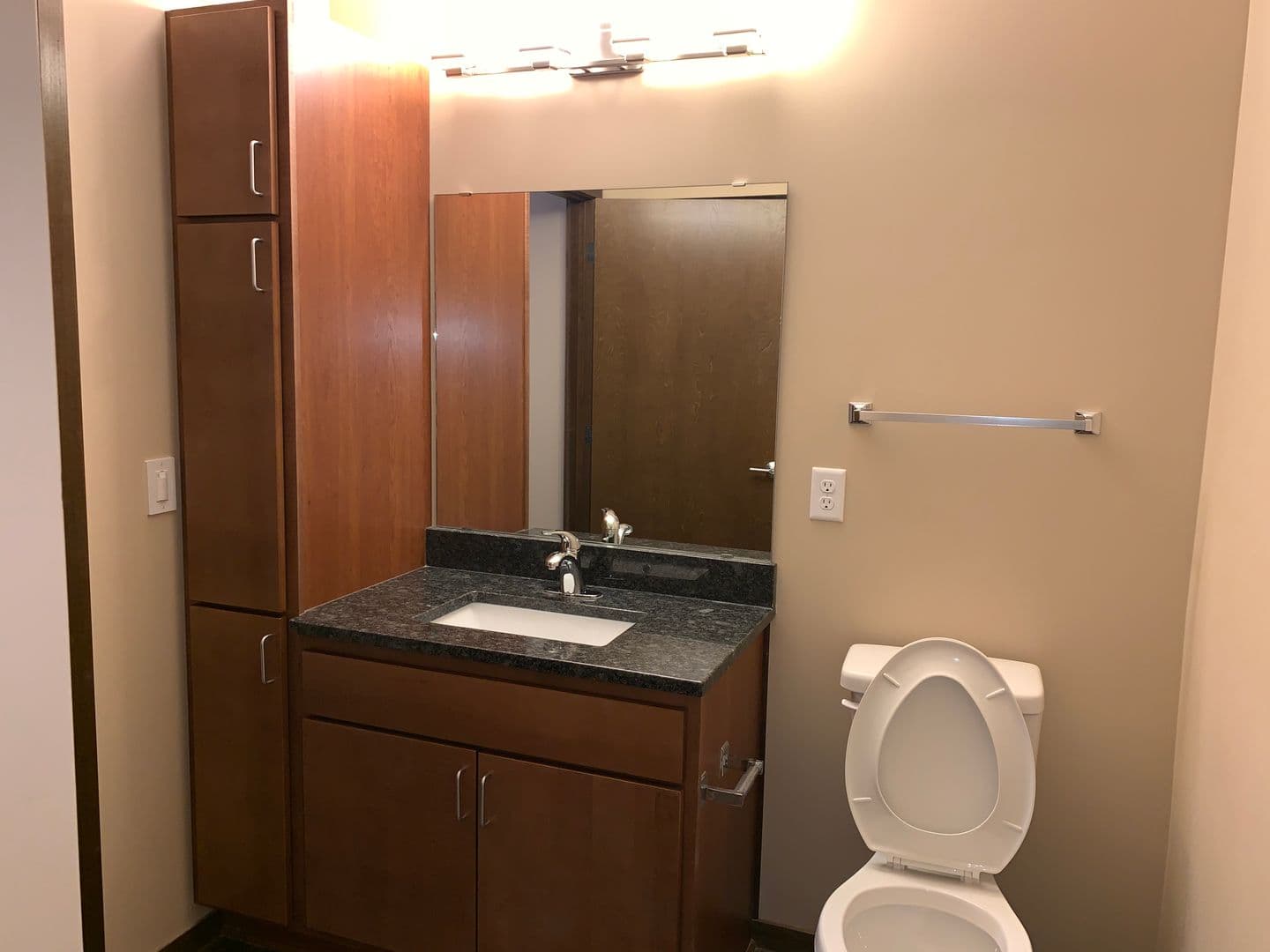 Saint Paul Apartment: 1880 Old Hudson Road