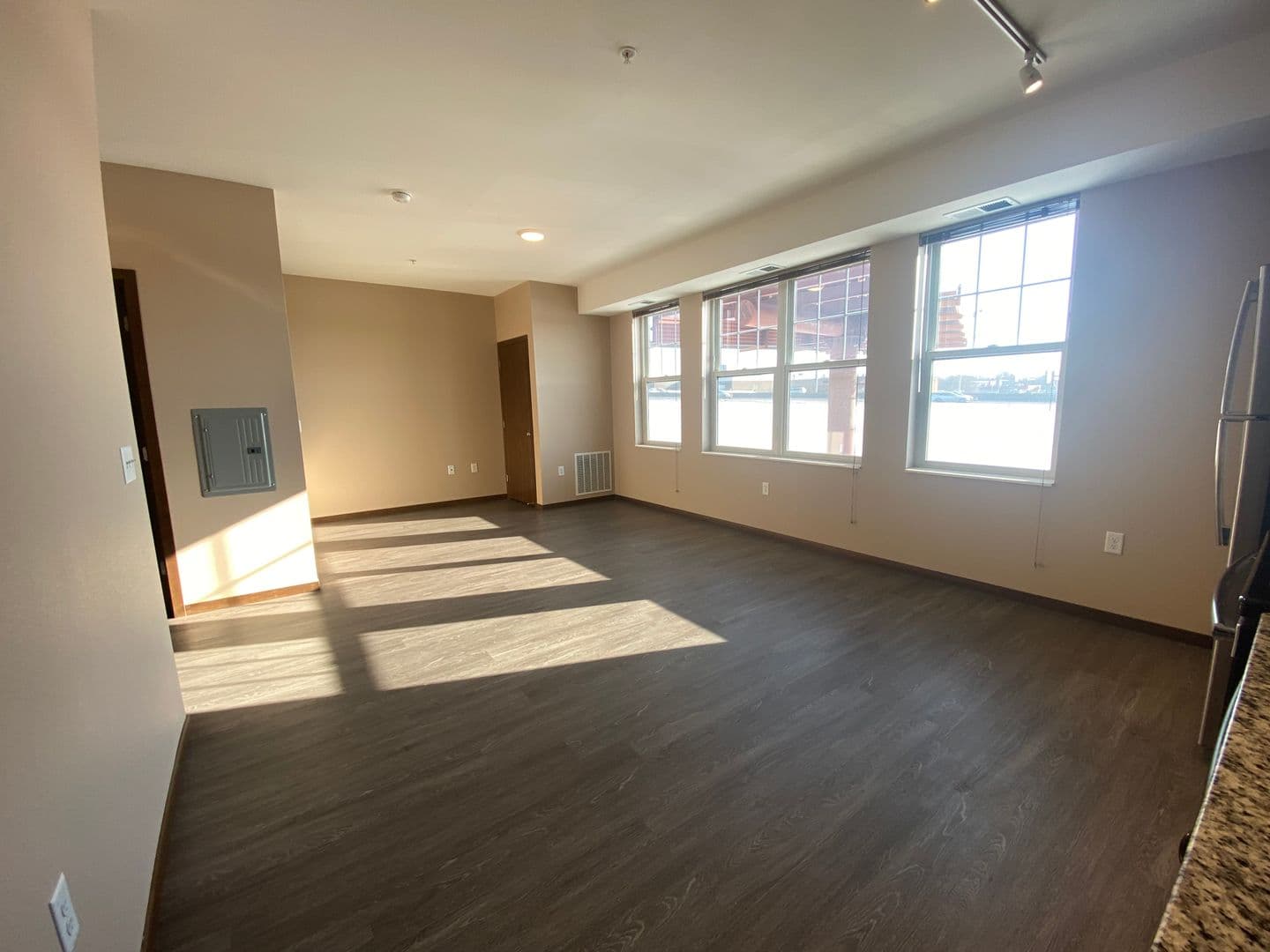 Saint Paul Apartment: 1880 Old Hudson Road