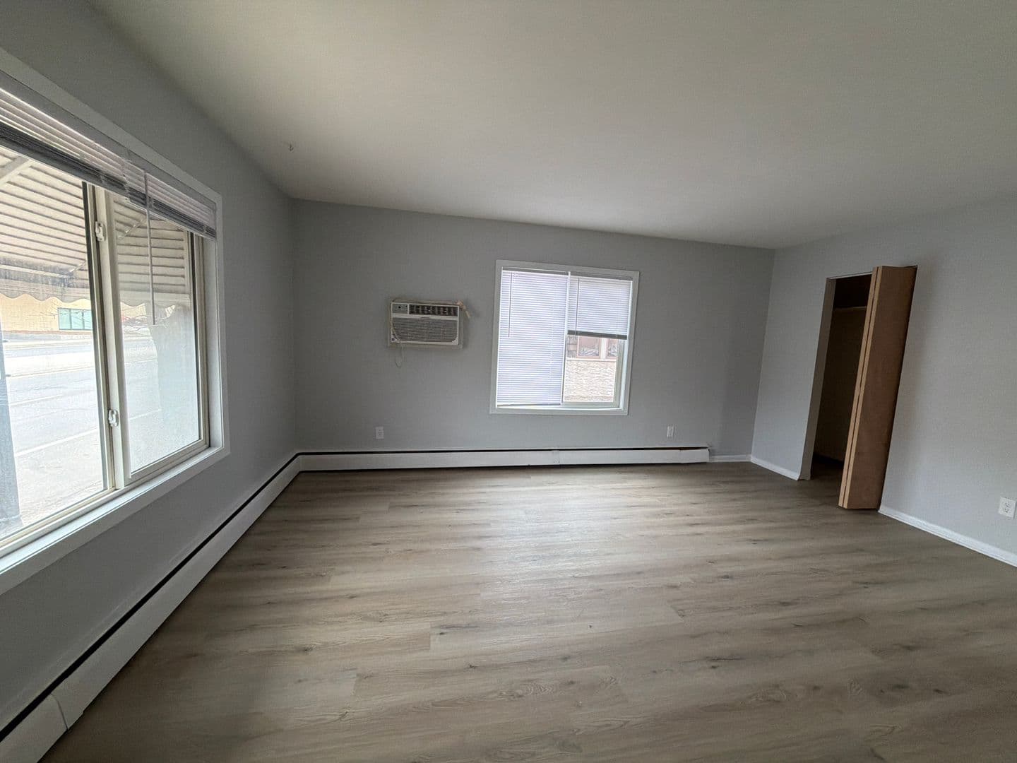 Columbia Heights Apartment: 3932 Central Avenue NE