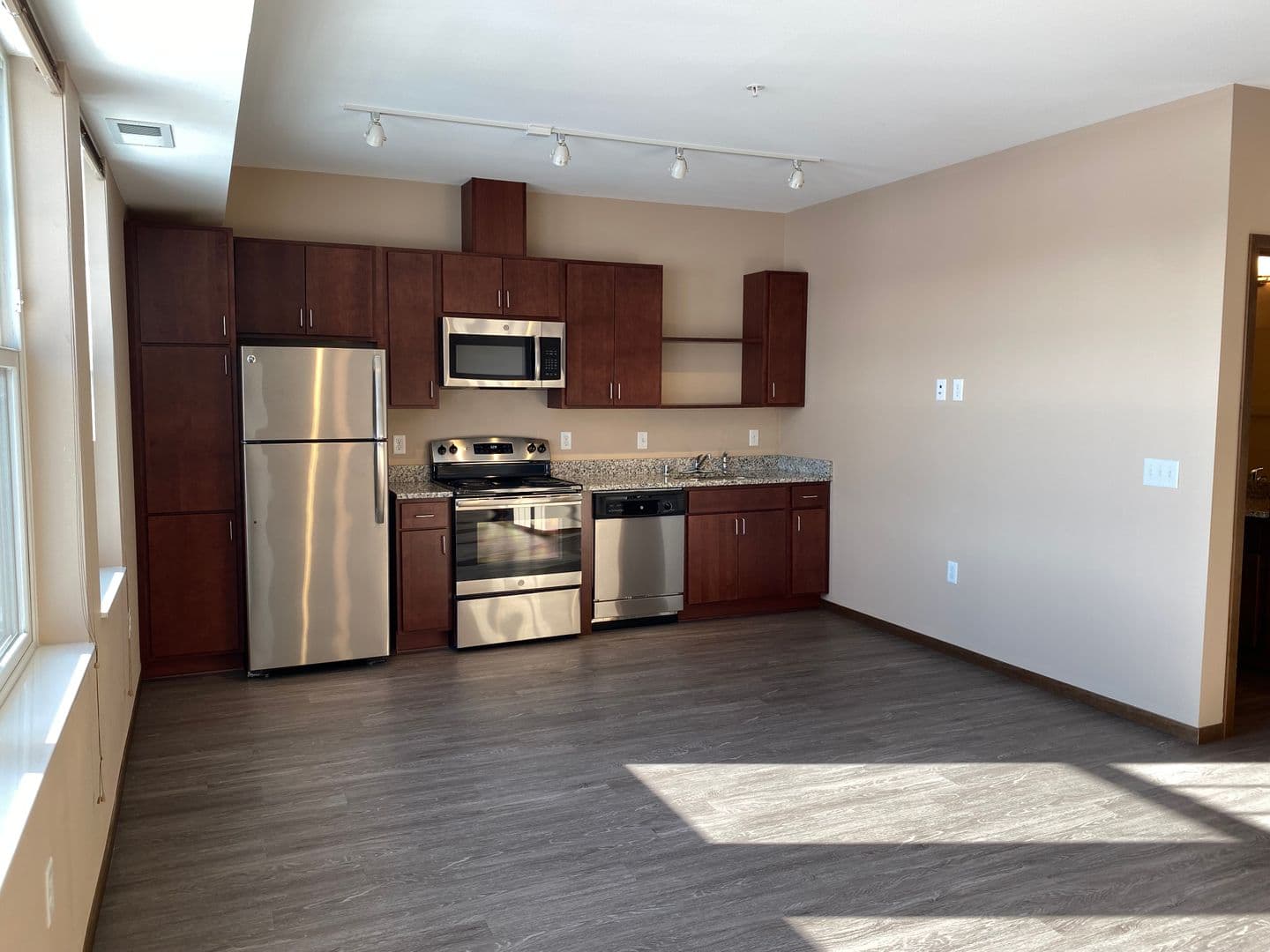 Saint Paul Apartment: 1880 Old Hudson Road