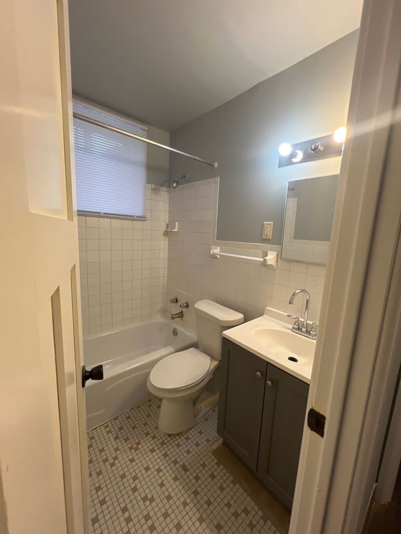 Saint Paul Apartment: 461 Maryland Avenue W