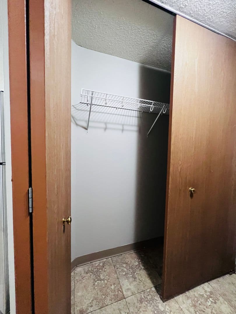 Minneapolis Apartment: 215 Oak Grove Street
