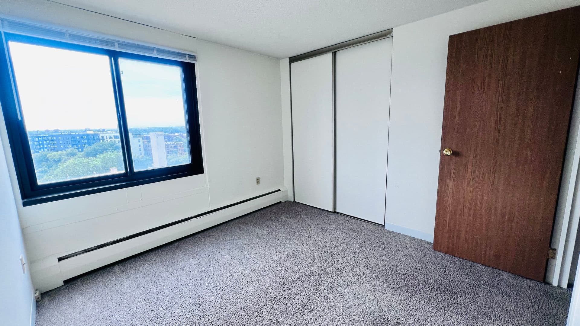Minneapolis Apartment: 215 Oak Grove Street