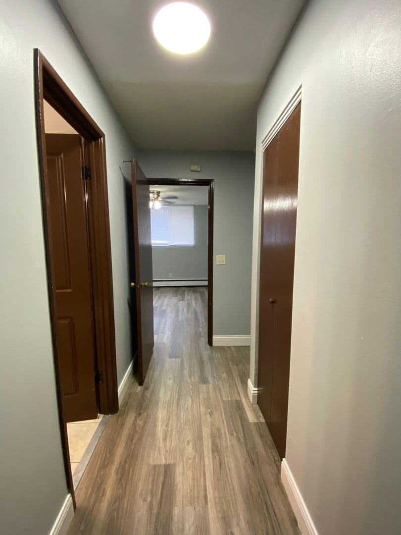 Saint Paul Apartment: 467 Maryland Avenue W