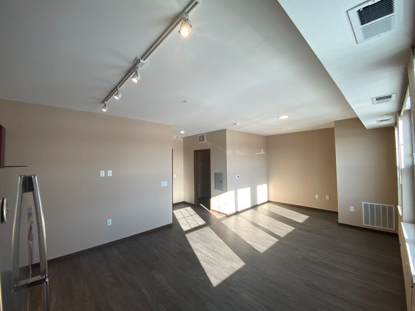 Saint Paul Apartment: 1880 Old Hudson Road