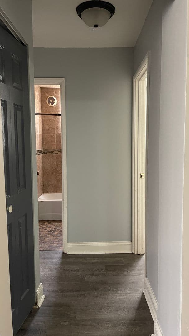 Saint Paul Apartment: 467 Maryland Avenue W